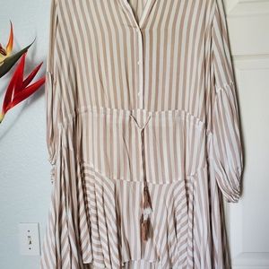 Aakaa cream white and tan stripped dress size medium